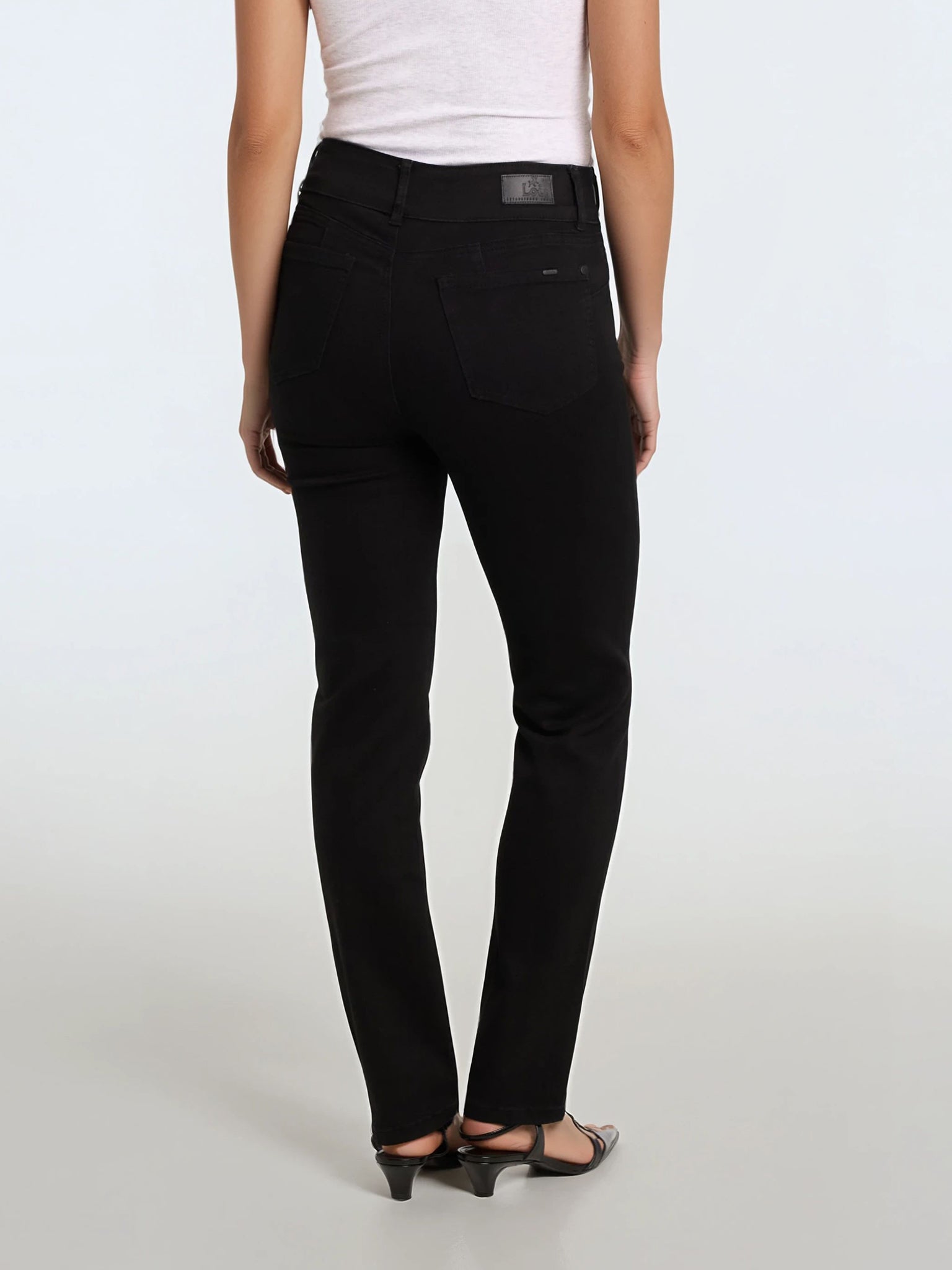 ROSE BLACK