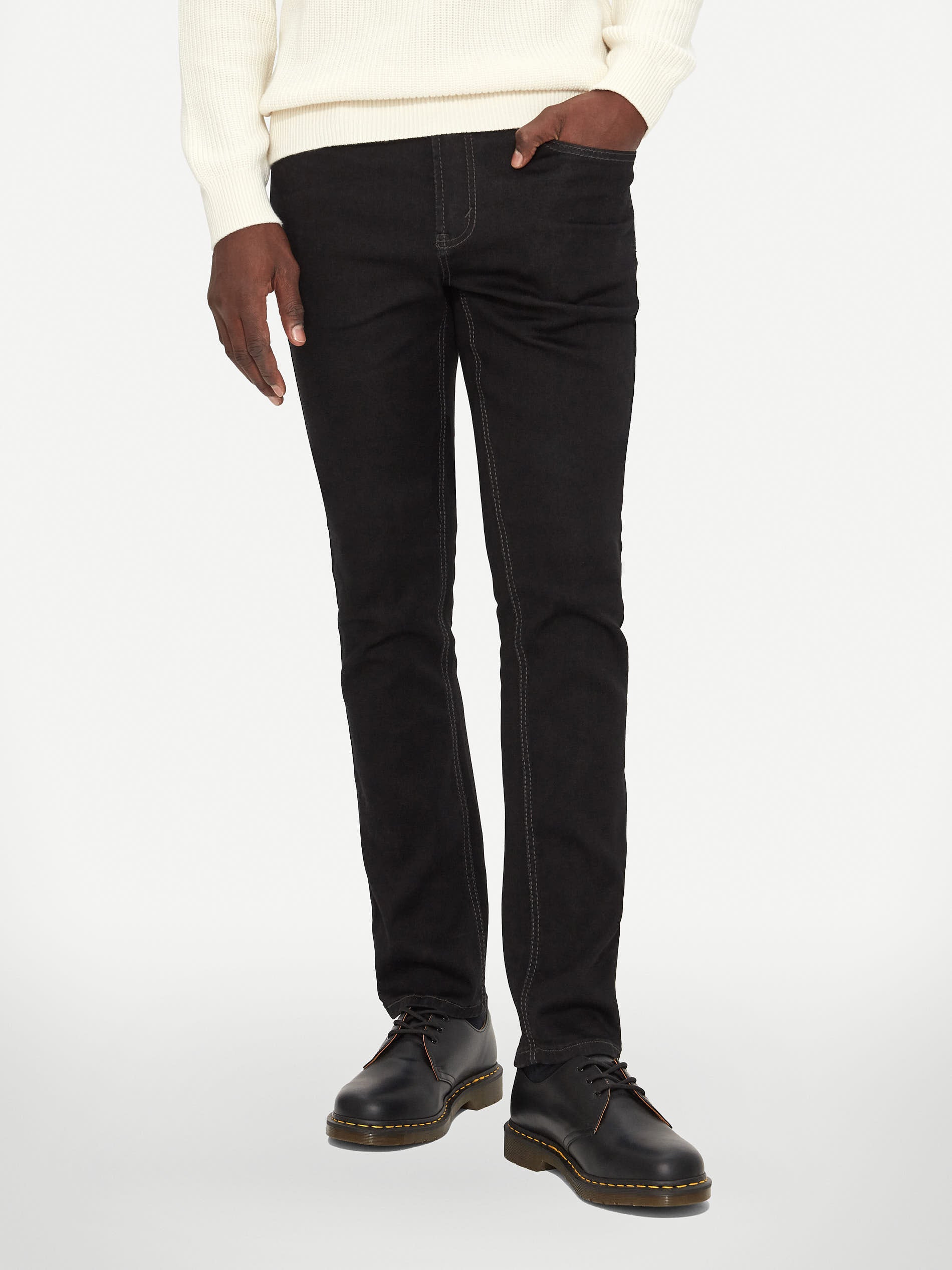 BLACK (6113743896752)