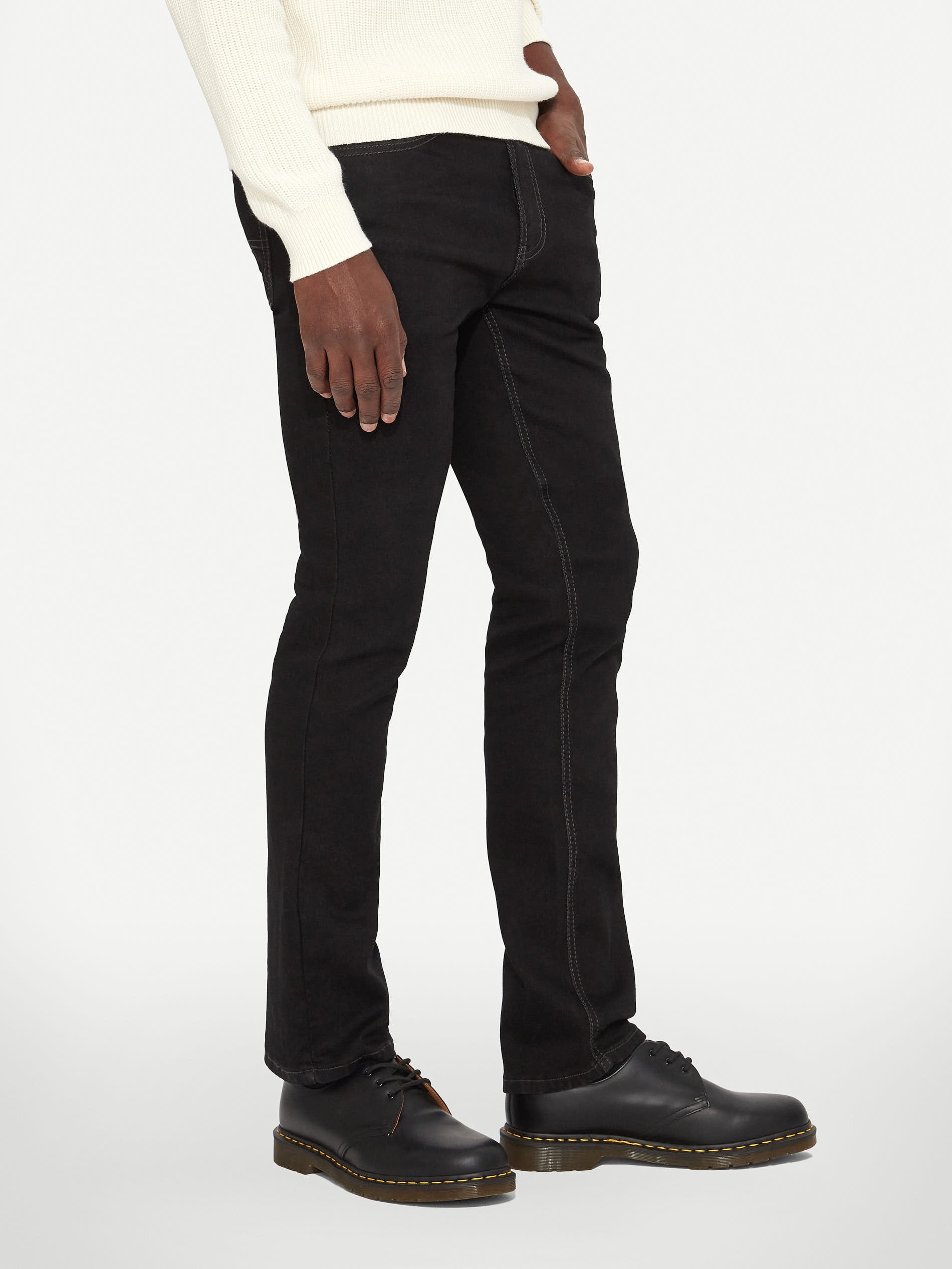 BLACK (6113743896752)