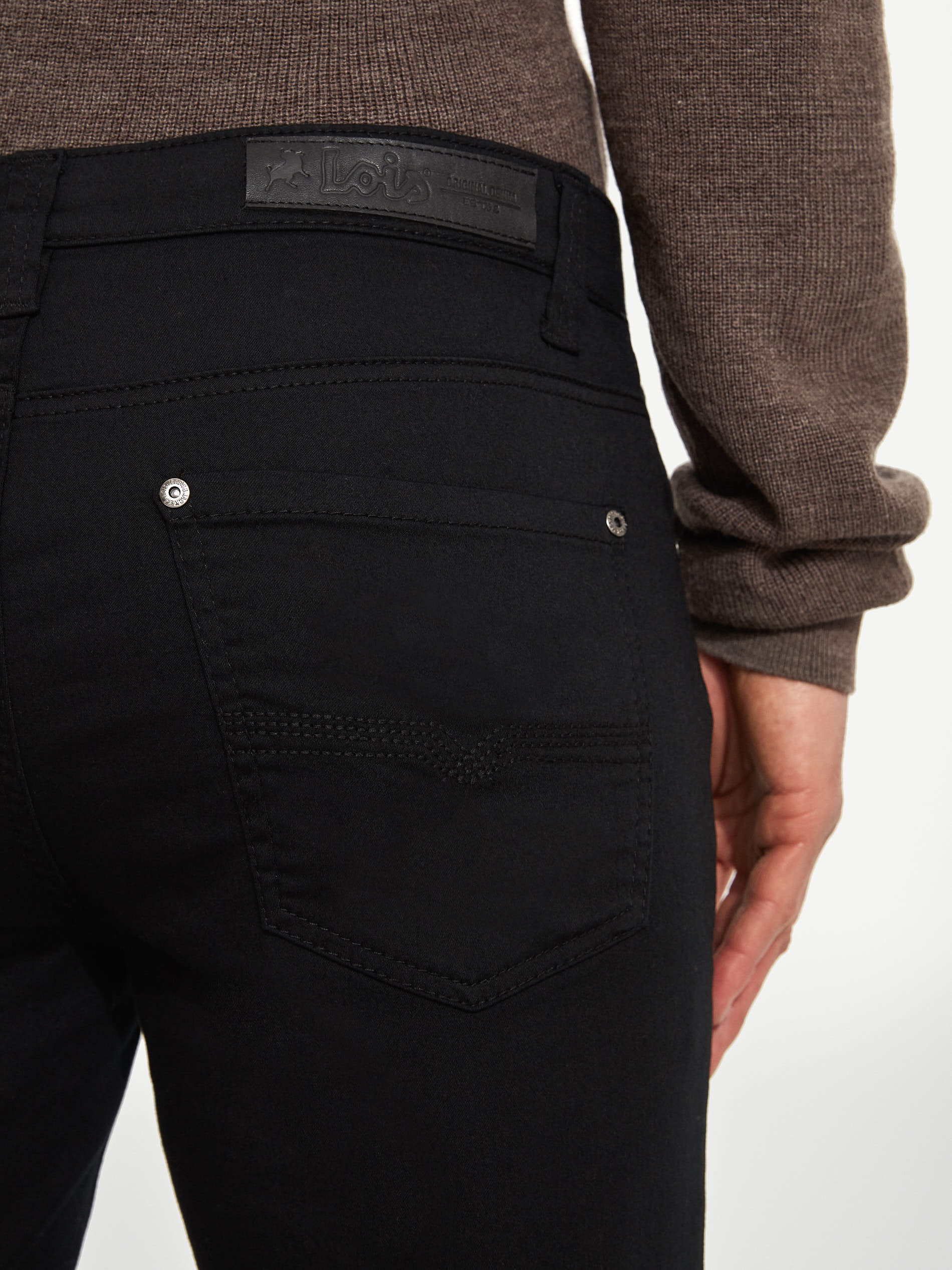 BLACK (6113744421040)