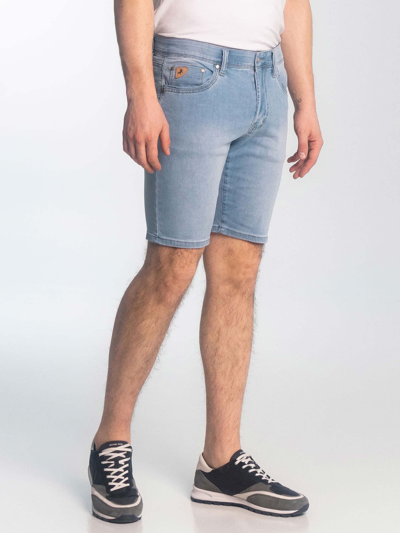 Dennis (8005512134908)