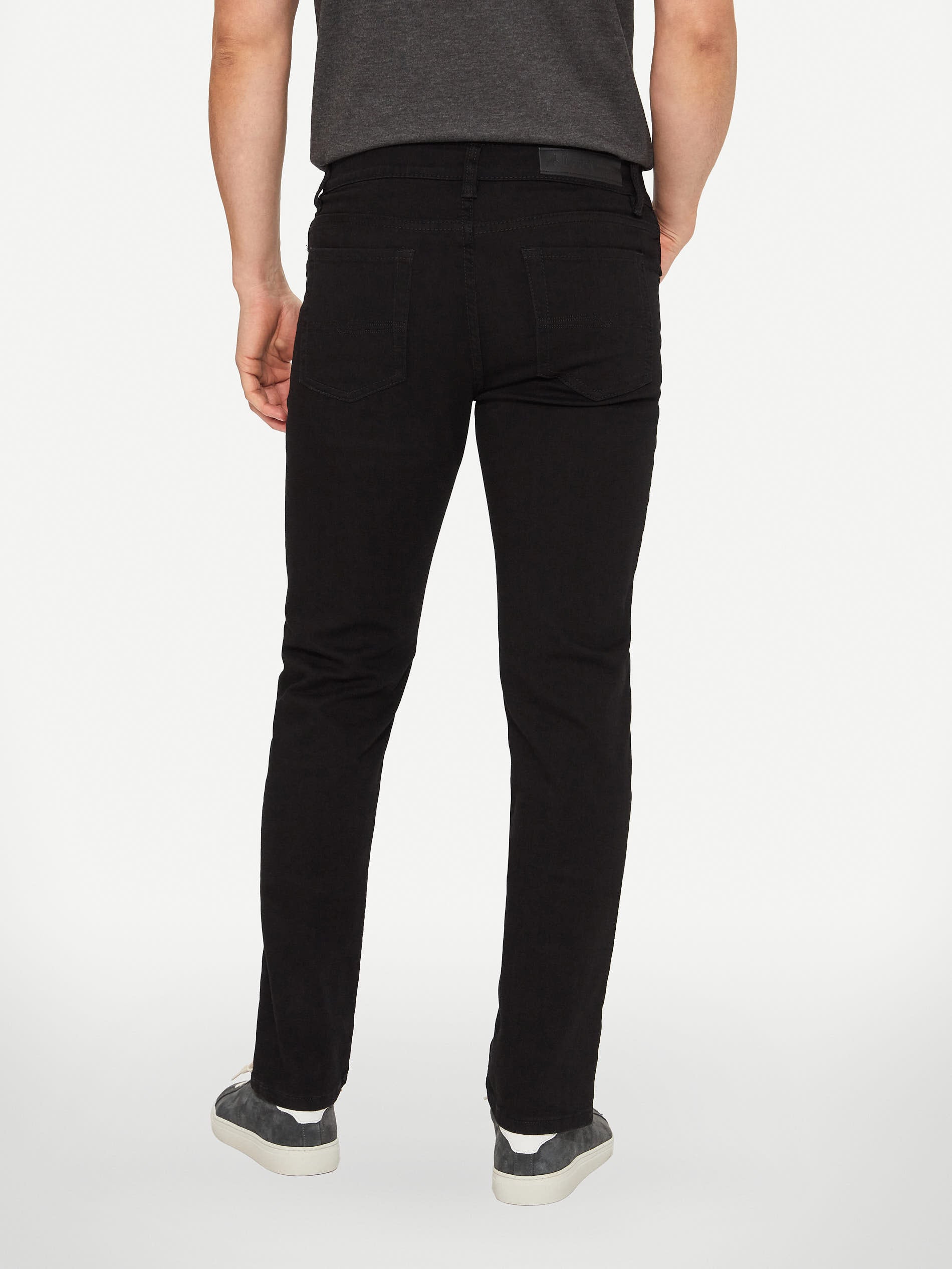 BLACK (6113745600688)