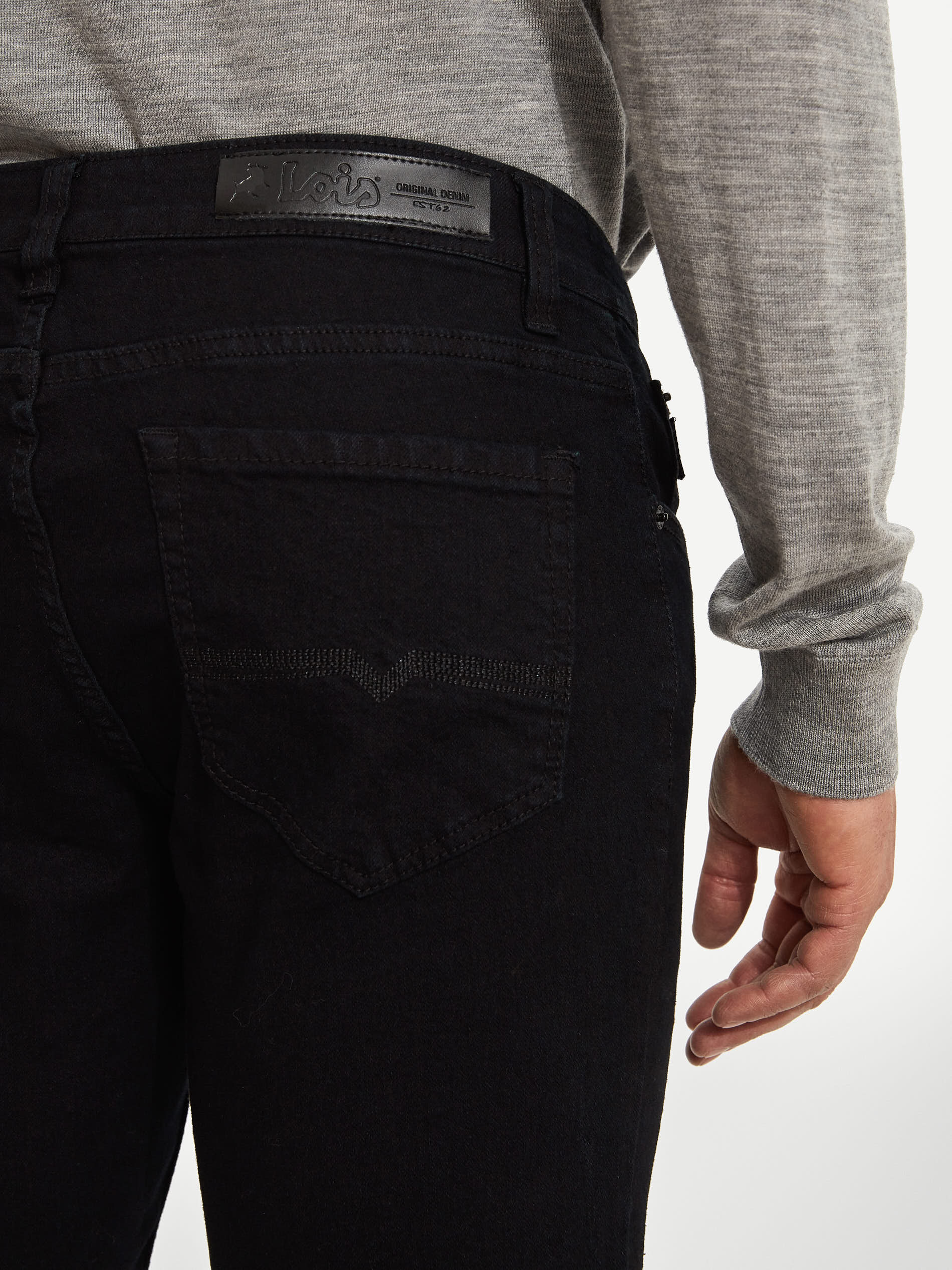 BLACK (6113745567920)